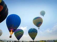 সবথেকে কম সময়ে বেলুনে চেপে বিশ্বজয়!