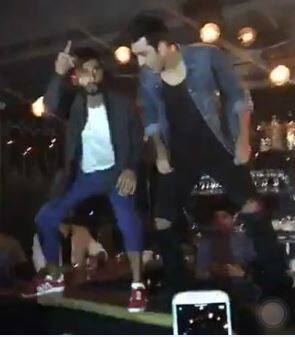 পার্টিতে ছিলেন দীপিকাও। তবে রণবীর সিংহের সঙ্গে দেখা যায়নি তাঁকে। 