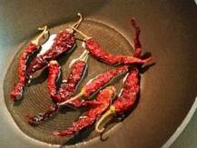 পাশের বাড়ির রান্নার ঝাঁঝে শ্বাসকষ্ট, আদালতের দ্বারস্থ প্রতিবেশী