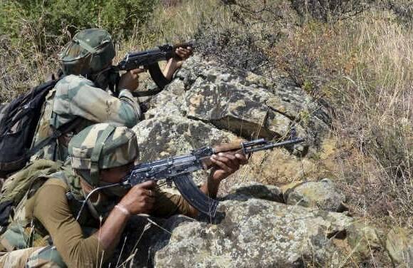 Jammu and Kashmir: Four Indian Army Personnel Martyred in Handwara Encounter, Two Terrorists Gunned Down by Security Forces জম্মু-কাশ্মীরের হান্ডওয়াড়ায় সংঘর্ষে নিহত ২ অফিসার সহ চার সেনাকর্মী, এক পুলিশ সাব-ইন্সপেক্টর, খতম ২ জঙ্গিও
