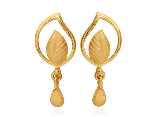 ভারতের ইতিহাস ঘাঁটলে দেখা যাবে, প্রাচীন সময় থেকেই সোনার অলঙ্কার ভারতীয় মহিলাদের বিশেষ প্রিয়। সেটা শুধুমাত্র সোনা মূল্যবান ধাতু বলে নয়, আয়ুর্বেদ শাস্ত্র বলছে এর অন্য কারণ রয়েছে। 