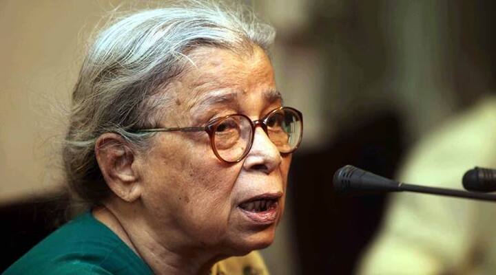  এক সাক্ষাৎকারে মহাশ্বেতা বলেছিলেন, লেখাই একমাত্র কাজ যা আমি করতে পারতাম। আমি পেশায় লেখক এটাই আমার পরিচয়। লেখালেখির সমস্ত সুবিধা-অসুবিধার কথা ভেবেই লেখাকে পেশা হিসেবে নিয়েছিলাম। বেস্টসেলার হওয়ার জন্য নয়। 