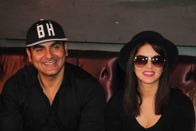 তার মধ্যেই শোনা যাচ্ছে, রিল লাইফে সানি লিওনের সঙ্গে রোমান্স করবেন আরবাজ। 