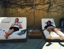 গ্রিসের সৈকতে উচ্ছ্বল নার্গিস ফকরি, দেখুন ছবিতে