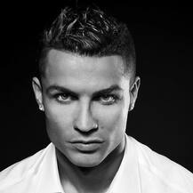 দেখুন, নানা মুডে ক্রিশ্চিয়ানো রোনাল্ডো