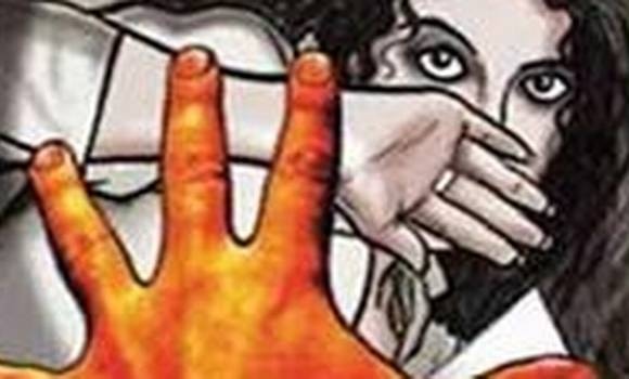 10 Years Old Saves 6 Year Old Sister From Sexual Assault By Neighbour ছ বছরের বোনকে শ্লীলতাহানি থেকে রক্ষা করল ১০ বছরের দিদির উপস্থিত বুদ্ধি !