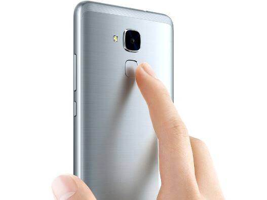 Huawei Honor 5C: ১৩ মেগাপিক্সেল রিয়ার ক্যামেরা, সঙ্গে এলইডি ফ্ল্যাশ এবং f/2.0 অ্যাপারচারের সুবিধা সম্পন্ন এই ফোনেও রয়েছে ফিঙ্গারপ্রিন্ট সেন্সর। এর দাম ১০,৯৯৯ টাকা।