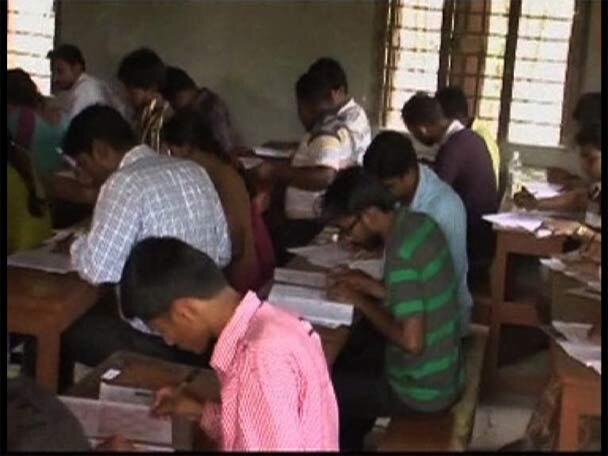 Candidates applied for Dl.Ed eligible for Primary TET entrance: Bengal govt প্রশিক্ষণের জন্য নথিভুক্ত হলেই বসা যাবে প্রাথমিক টেটে, ঘোষণা রাজ্য সরকারের