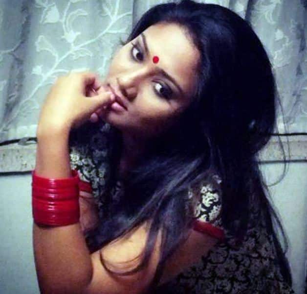 দিশা গঙ্গোপাধ্যায়: ২২ বছরের দিশা গত বছর ৯ এপ্রিল দক্ষিণ কলকাতায় তাঁর ফ্ল্যাটে গলায় দড়ি দেন। তুমি আসবে বলে ও কনকাঞ্জলি-র মত জনপ্রিয় সিরিয়ালে কাজ করেছেন তিনি।