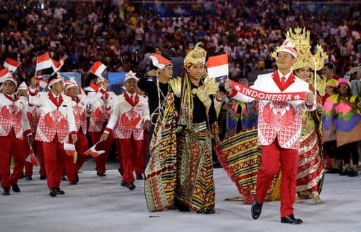 উদ্বোধনী অনুষ্ঠানে ইন্দোনেশিয়ার অ্যাথলিটরা। ছবি সৌজন্যে এপি