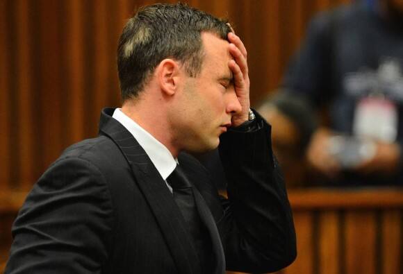 জেলের মধ্যেই হাতাহাতিতে জড়িয়ে আহত পিস্টোরিয়াস Pistorius injured in prison brawl over phone জেলের মধ্যেই হাতাহাতিতে জড়িয়ে আহত পিস্টোরিয়াস