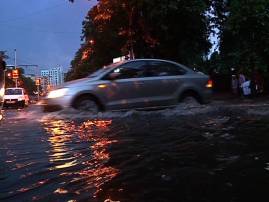 কলকাতা সহ দক্ষিণবঙ্গে ভারী বৃষ্টির সম্ভাবনা কালও