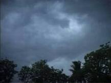 কলকাতা ও সংলগ্ন জেলাগুলিতে আজও দিনভর বৃষ্টির সম্ভাবনা