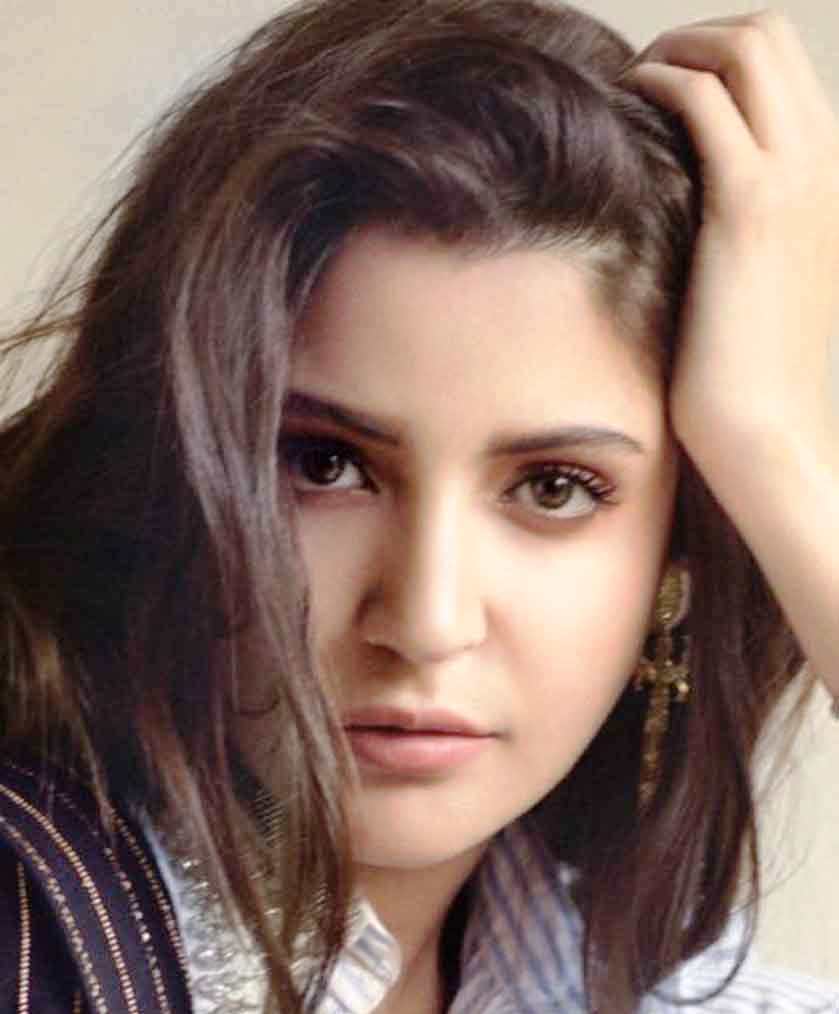 আমি বাস্তববাদী, অন্ধের মত প্রেমে পড়ি না: অনুষ্কা