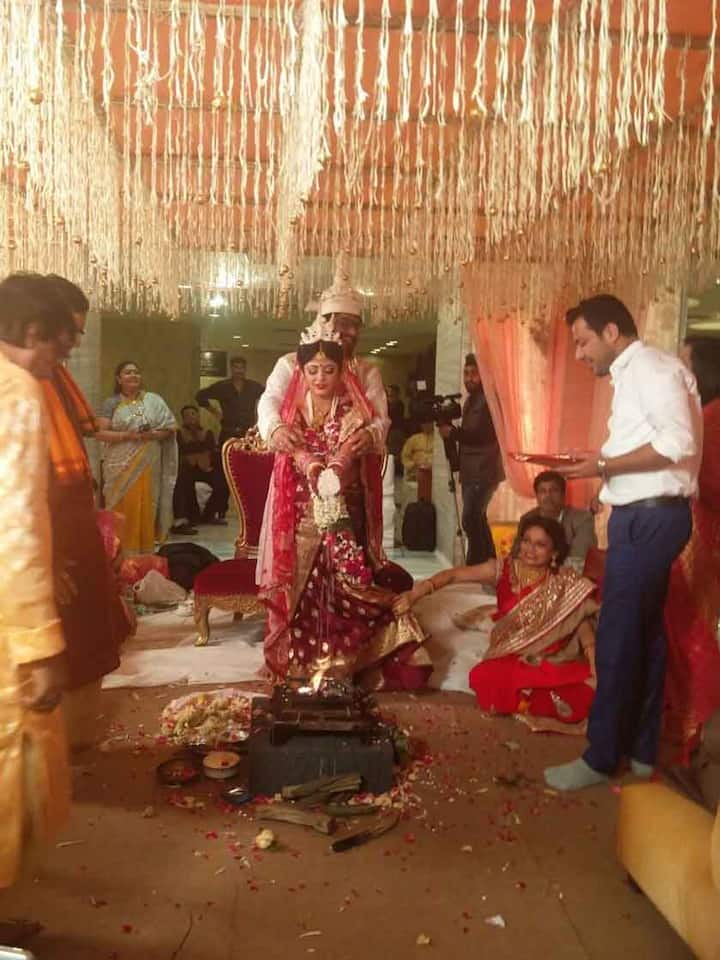 তারপর প্রেম, পরিণয়। 