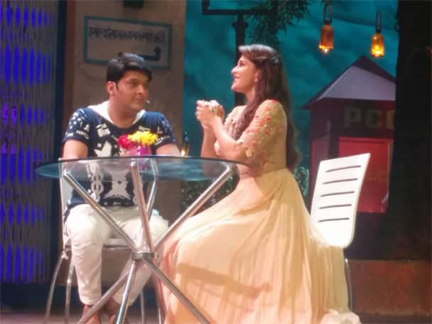 তবে এবিষয় আরেকটি চমক অপেক্ষা করছে। জ্যাকলিন-কপিলের বিয়ে বাস্তবে হয়নি, হয়েছে শুধুমাত্র পর্দাতেই। শোয়েতে তাঁদের পাত্র-পাত্রীর মতো সাজতে হয়েছে