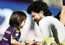  কার কিক খেলেন শাহরুখ! দেখুন ছবিতে