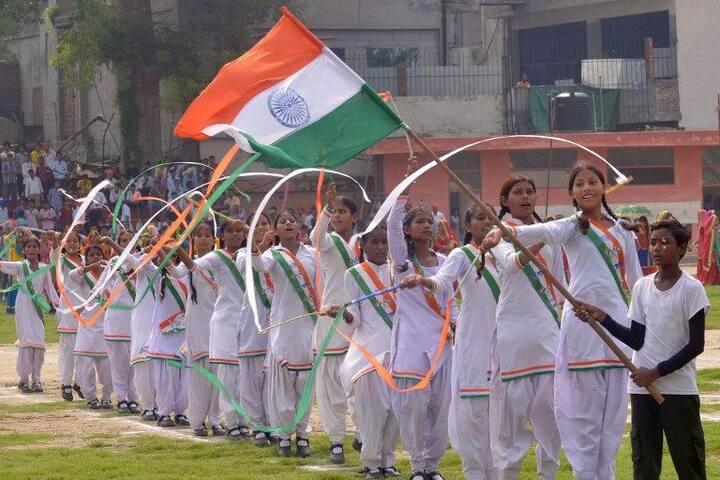 ৭০ তম স্বাধীনতা দিবস পালিত হচ্ছে দেশজুড়ে, দেখুন সেই সমস্ত অনুষ্ঠানের কিছু ঝলক