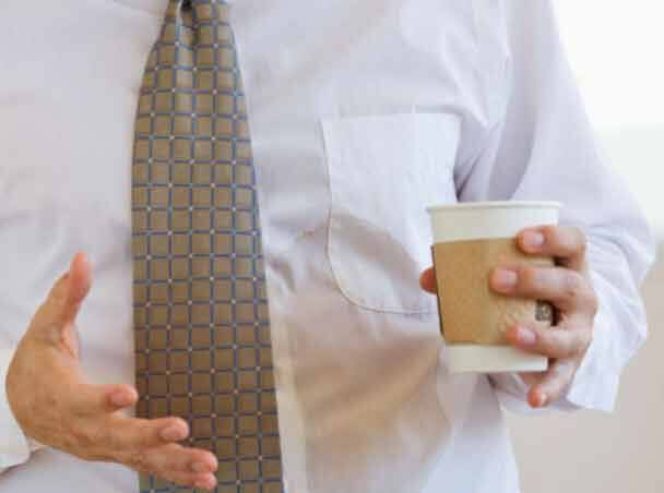 কাপড়ে চা-কফির কড়া দাগ তুলতে বিয়ার খুবই উপকারী