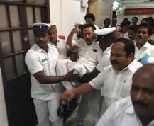 মেরিনা বিচে অবস্থান এমএলএ-দের নিয়ে, আটক স্ট্যালিন