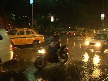 কলকাতায় ঝড়-বৃষ্টির 'জলছবি'