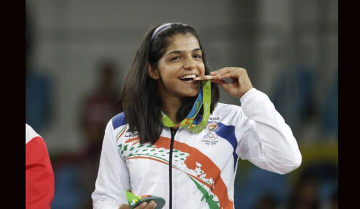 প্রথম রাউন্ডে ৫ পয়েন্টে পিছিয়ে থাকলেও পরের রাউন্ডে ৮ পয়েন্ট পেয়ে প্রতিদ্বন্দ্বীকে মাত করে দেন হরিয়ানার মেয়ে। 