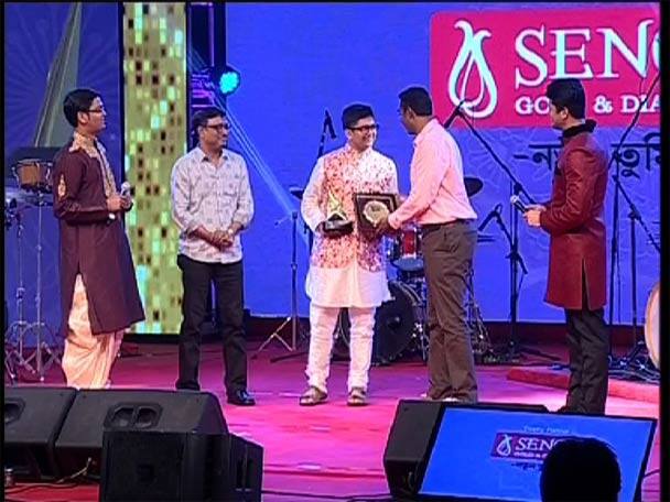 ক্রীড়ায় সেরা দাবাড়ু দীপ্তায়ন ঘোষ। 