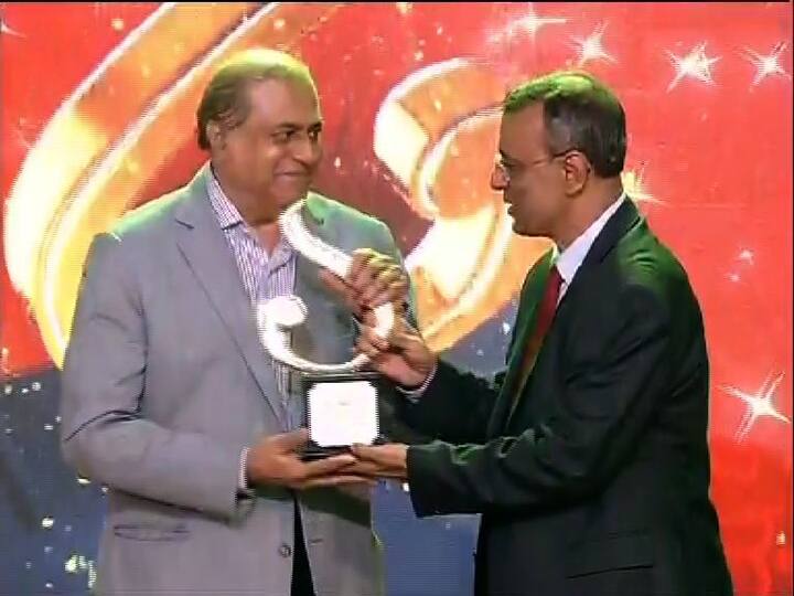 বাণিজ্যে সেরার সম্মান দীপঙ্কর চট্টোপাধ্যায়কে। 