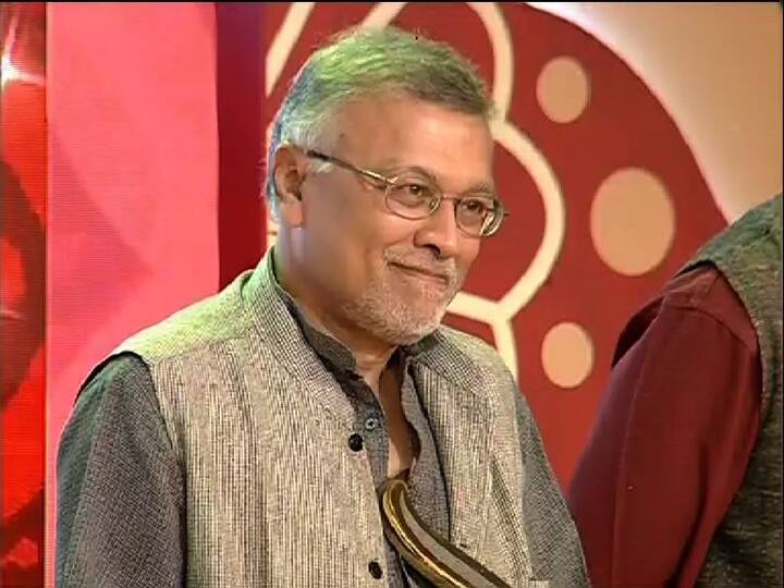 বিজ্ঞানে শ্রেষ্ঠত্বের শিরোপা মৃগাঙ্ক শূরকে। 