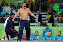 বিতর্কিত সিদ্ধান্তে হার, জামা খুলে প্রতিবাদ মঙ্গোলিয়ার কোচেদের