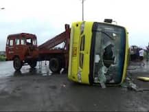 আসানসোলে উল্টে গেল বাস, আহত ৫৮