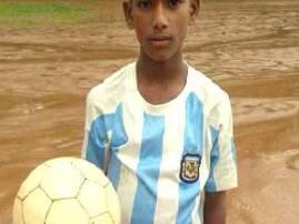 Odishas Slum Boy To Train At Bayern Munich Club বায়ার্ন মিউনিখের অ্যাকাডেমিতে যাচ্ছে ওড়িশার খুদে ফুটবলার