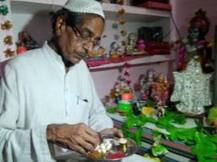 ৩০ বছর ধরে জন্মাষ্টমী পালন করে চলেছে এই মুসলিম পরিবার