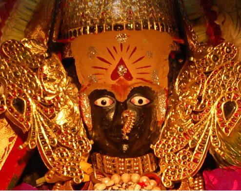 কোলহাপুরের মহালক্ষ্মী মন্দির। এখানে মহিলাদের প্রবেশাধিকার ছিল না। অনেক আন্দোলনে পর এখন সেখানে ঢোকার অনুমতি পেয়েছেন মহিলারা। 