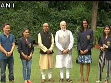 সিন্ধু, সাক্ষী, দীপাদের সঙ্গে দেখা করলেন প্রধানমন্ত্রী