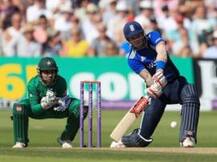 পাকিস্তানের বিরুদ্ধে ৩ উইকেটে ৪৪৪, একদিনের ক্রিকেটে বিশ্ব রেকর্ড ইংল্যান্ডের