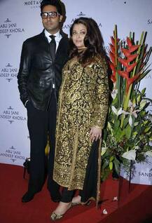 দশ বলিউড অভিনেত্রী যাঁরা নির্দ্বিধায় দেখিয়েছেন তাঁদের বেবি বাম্প, একনজরে দেখব তাঁদের অন্তঃসত্ত্বা অবস্থার ছবি