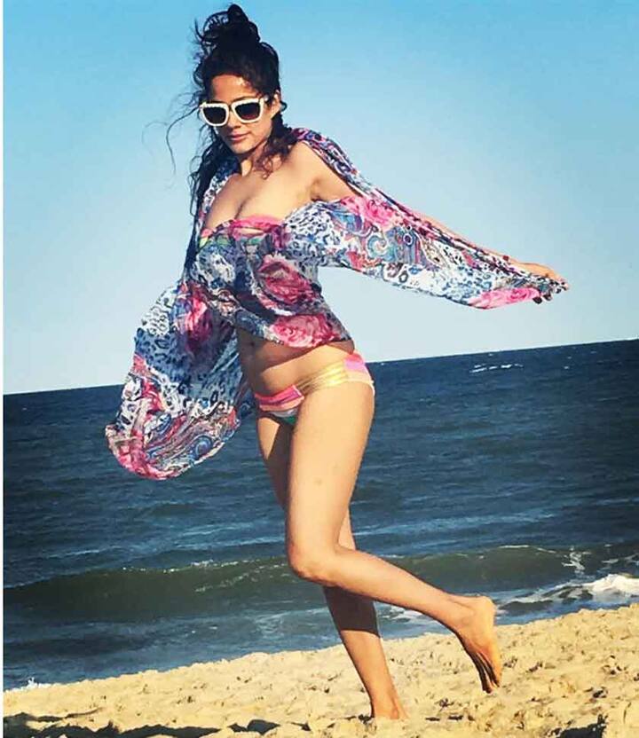 উল্লেখ্য, ‘চক দে ইন্ডিয়া’-তে ভারতের হকি দলের অধিনায়ক তথা গোলরক্ষকের ভূমিকায় অভিনয় করেছিলেন বিদ্যা।