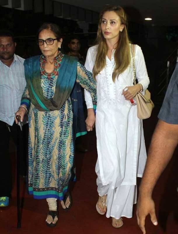 জানা গেছে, ইউলিয়া এখন সলমনের পরিবারের লোকজনের সঙ্গেই থাকেন। কখনও কখনও তাঁকে সলমনের শ্যুটিংয়ের সেট বা ফার্ম হাউসে দেখা যায়। 