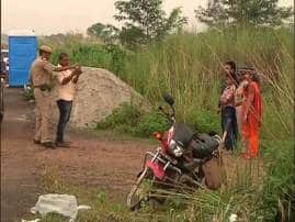 Tourists Crowded At Singur Gate রবিবারের গন্তব্য সিঙ্গুর, উৎসাহী মানুষের ভিড়, চলল দেদার সেলফি