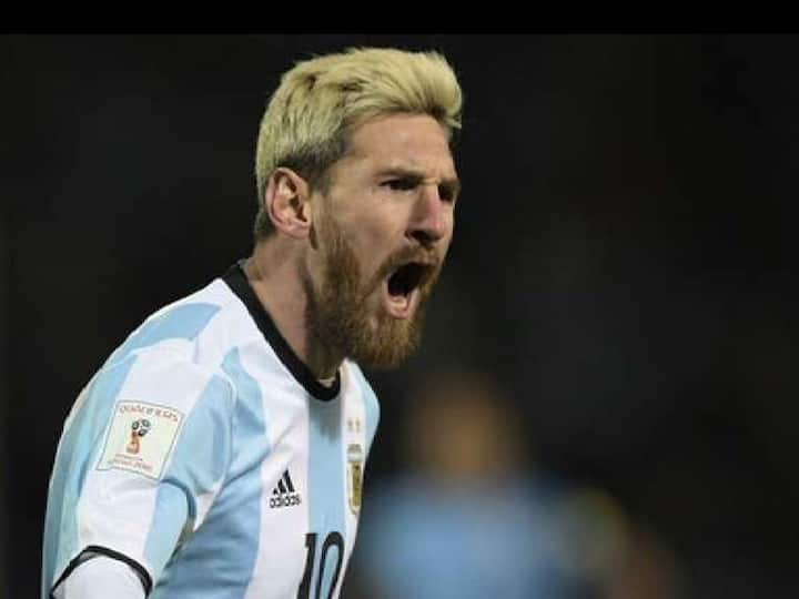 গত কয়েক মাসে মাঠে ও মাঠের বাইরে একাধিক বিতর্কে জড়িয়েছেন মেসি। কোপা আমেরিকা ফাইনালে আর্জেন্তিনা হারার পর আন্তর্জাতিক ফুটবল থেকে অবসর নেওয়ার কথা ঘোষণা করেন বার্সেলোনার তারকা। কর ফাঁকি দেওয়ার অভিযোগেও বেশ বিব্রত তিনি।