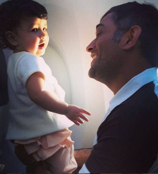 মেয়ের সঙ্গেও মজার মুহূর্তের ছবি দিয়েছেন সাক্ষী