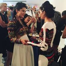 নিউইয়র্ক ফ্যাশন উইকের মঞ্চে সানি লিওনের সঙ্গে র‍্যাম্প মাতালেন অ্যাসিড আক্রান্ত রেশমা 