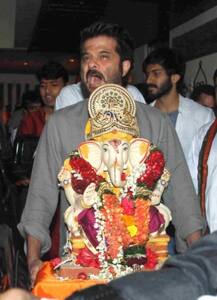 গণপতি বিসর্জন, বিষাদের সুরে বিদায় জানাল বলিউড 