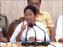 সিন্ডিকেট-তোলাবাজি রুখতে ফের দলকে হুঁশিয়ারি মমতার