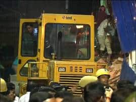 3 Storied Building Collapses In Kolkata Few Feared Trapped পাথুরিয়াঘাটায় ভেঙে পড়ল পুরনো তিনতলা বাড়ি, কয়েকজনের আটকে থাকার আশঙ্কা
