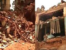 পাথুরিয়াঘাটায় ভাঙল তিনতলা বাড়ি, ধ্বংসস্তূপ থেকে উদ্ধার দুজনের দেহ