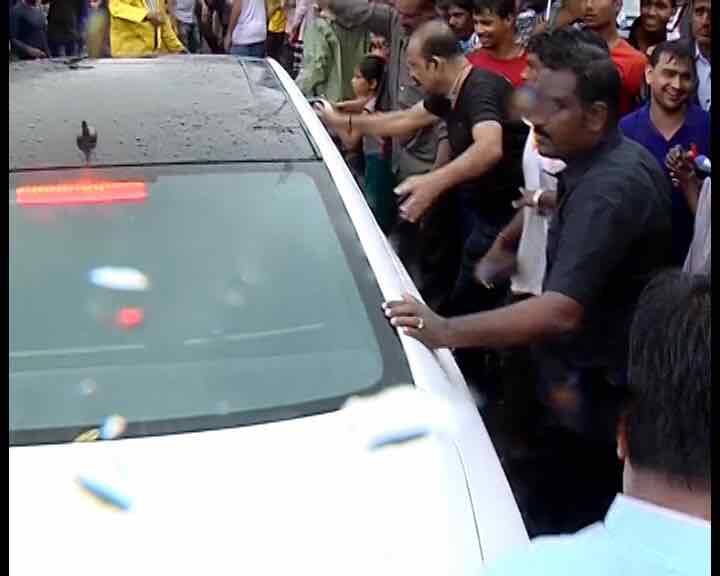 বেশিরভাগ মানুষই এই খারাপ ব্যবহার মেনে নিতে পারছেন না