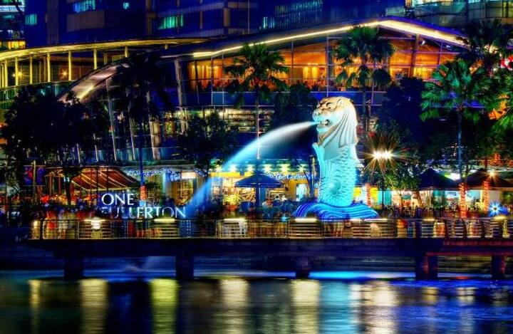 সিঙ্গাপুরের মত সুন্দর দেশে কে না যেতে চান! এ জন্য আপনাকে শুধু নিতে হবে ৩৫ থেকে ৩৮,০০০ টাকার প্যাকেজ। ব্যস, তারপর তো একটাই কাজ, ব্যাগ গোছানো। আপনি যদি আজ থেকে ৪ মাস পরের প্যাকেজ নেন, তাহলে স্রেফ ৩৫,০০০-এই আপনার পকেটে সিঙ্গাপুর। এতেও আপনি পাচ্ছেন প্লেনের টিকিট, হোটেলে থাকা ও ব্রেকফাস্টের সুবিধে। 