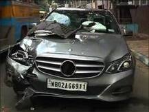 পণ্ডিতিয়ায় তাণ্ডব: মার্সিডিজ-স্কুটারের রেষারেষিতে দুর্ঘটনা! খতিয়ে দেখছে পুলিশ